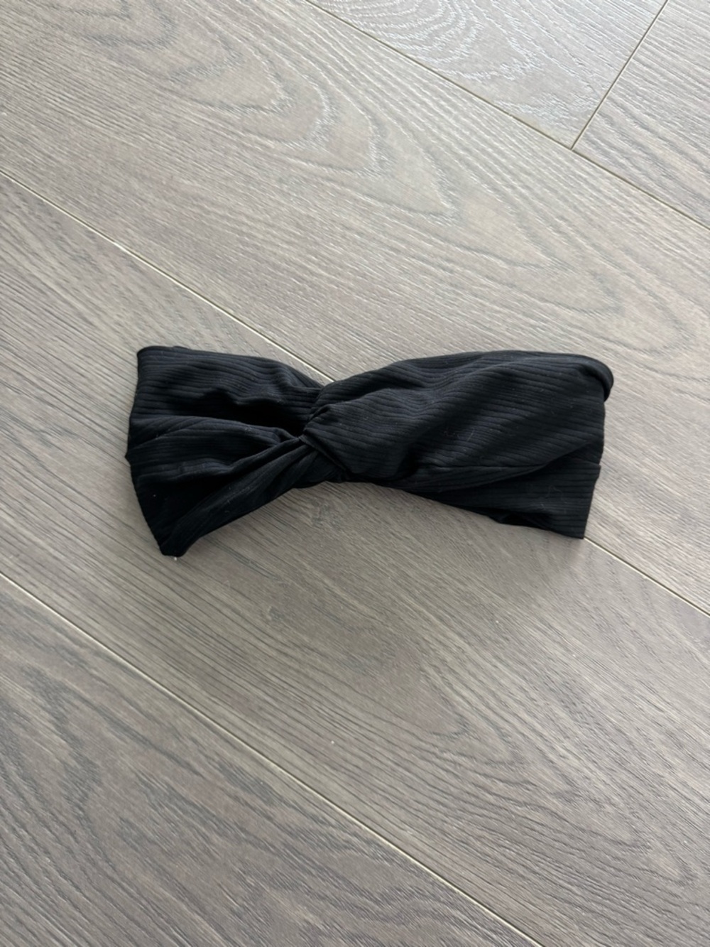 Lululemon Ribbed Nulu Twist Front Headband black